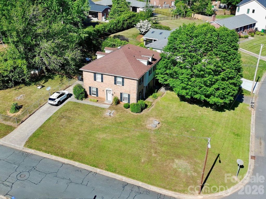 1301 Bywood Lane, Charlotte, NC 28209