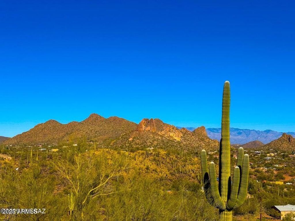 Image 4 of property listing at TBD S Villa Sueno Lejos 10 Acres -- --, Tucson, AZ 85746