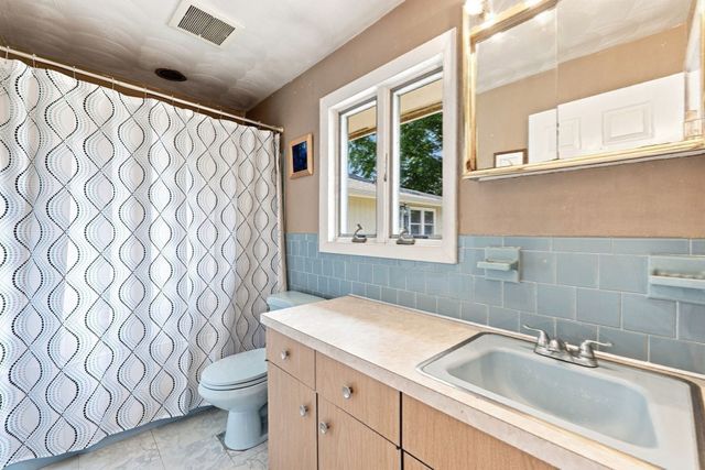 188 Baldwin Ave, Framingham, MA 01701