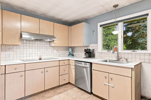 188 Baldwin Ave, Framingham, MA 01701