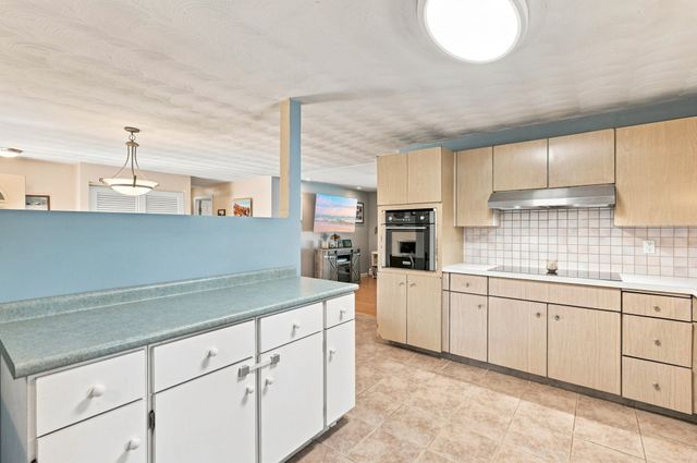 188 Baldwin Ave, Framingham, MA 01701