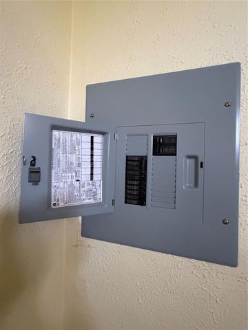 4102 Sherwood Lane 12, Houston, TX 77092