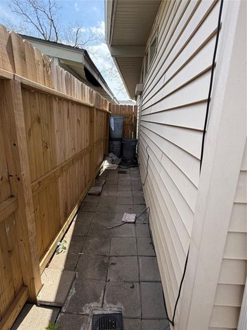 4102 Sherwood Lane 12, Houston, TX 77092