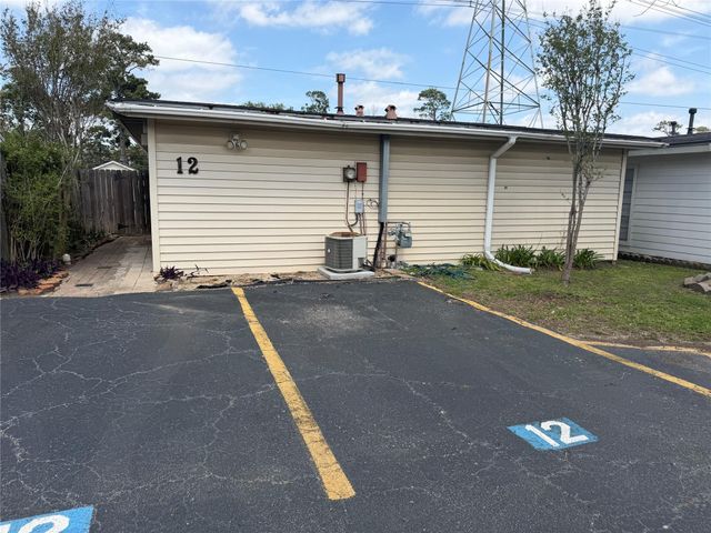 4102 Sherwood Lane 12, Houston, TX 77092