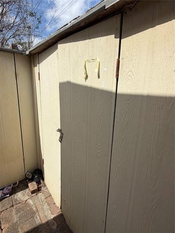 4102 Sherwood Lane 12, Houston, TX 77092