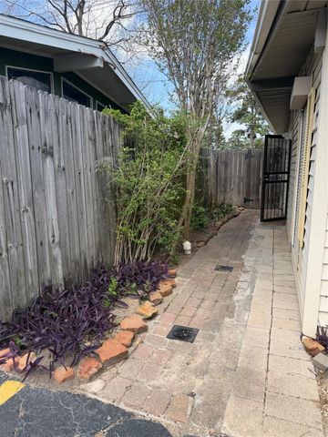 4102 Sherwood Lane 12, Houston, TX 77092