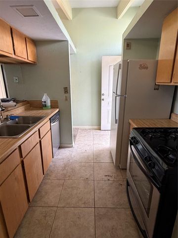 4102 Sherwood Lane 12, Houston, TX 77092