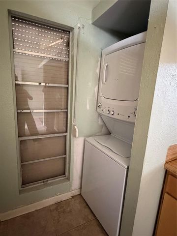 4102 Sherwood Lane 12, Houston, TX 77092