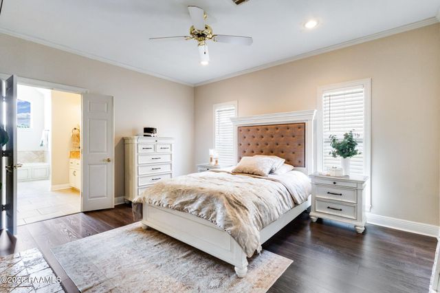 300 Creekwood Drive, Lafayette, LA 70503