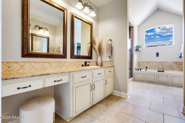 300 Creekwood Drive, Lafayette, LA 70503