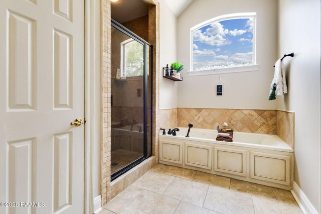 300 Creekwood Drive, Lafayette, LA 70503