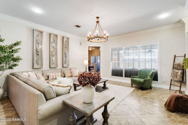 300 Creekwood Drive, Lafayette, LA 70503