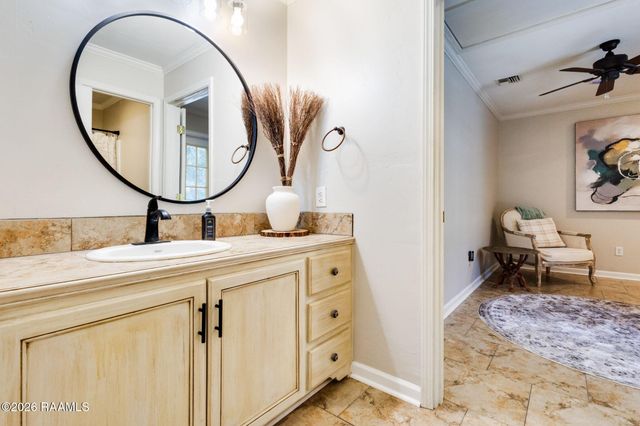 300 Creekwood Drive, Lafayette, LA 70503