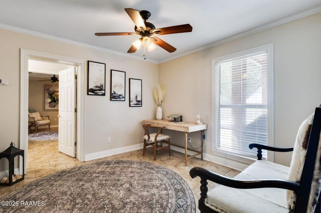 300 Creekwood Drive, Lafayette, LA 70503