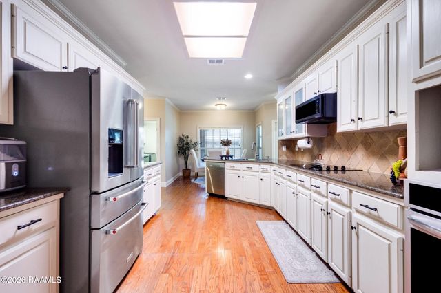 300 Creekwood Drive, Lafayette, LA 70503