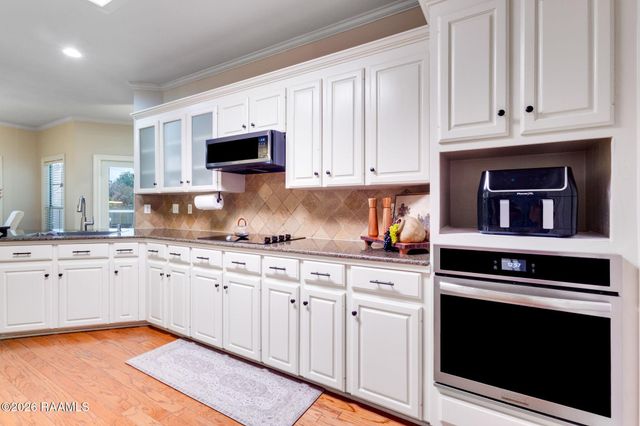 300 Creekwood Drive, Lafayette, LA 70503