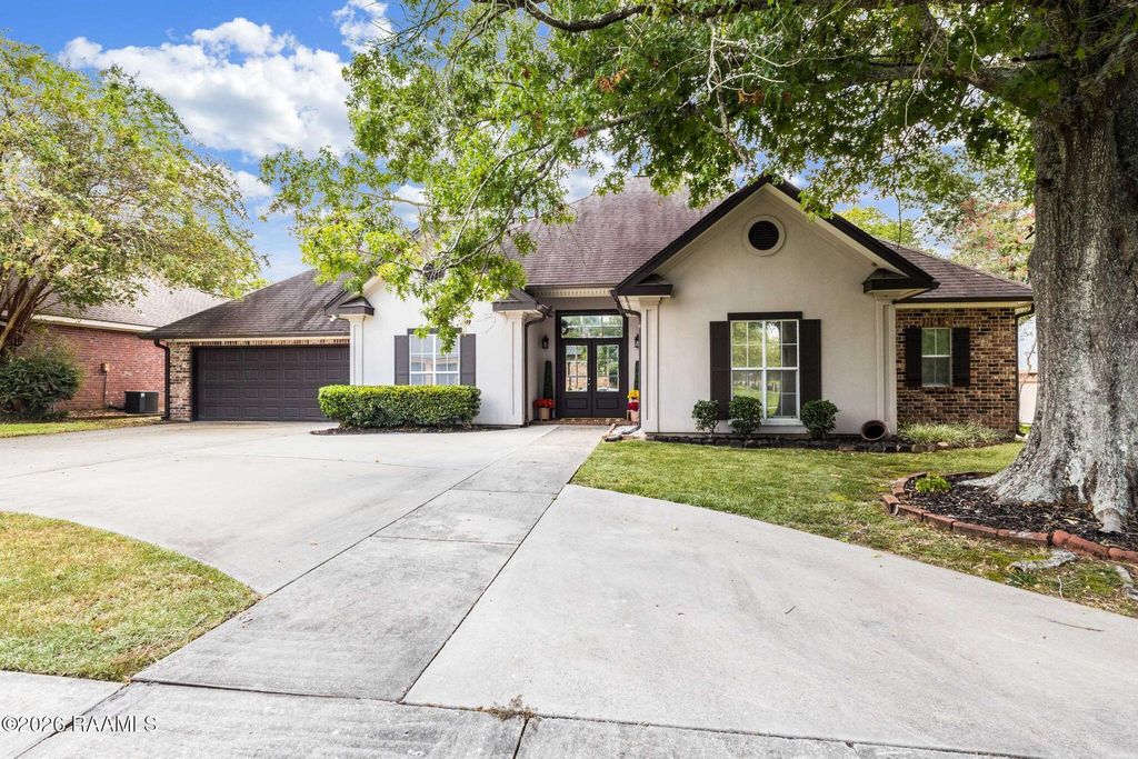 300 Creekwood Drive, Lafayette, LA 70503
