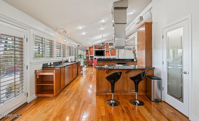 6108 PINEHURST Drive, El Paso, TX 79912