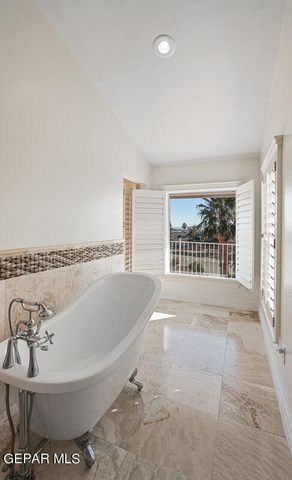 6108 PINEHURST Drive, El Paso, TX 79912