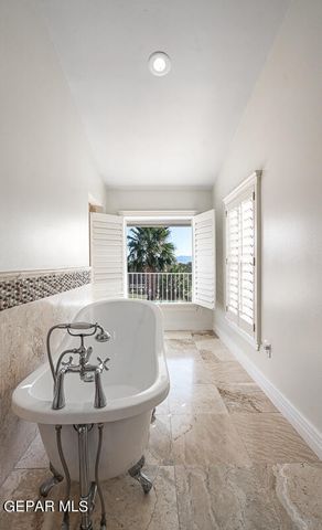 6108 PINEHURST Drive, El Paso, TX 79912