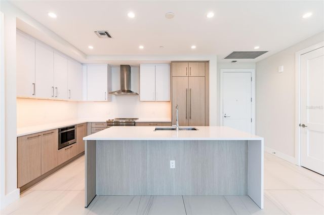 275 1ST AVENUE SOUTH 2208, St Petersburg, FL 33701