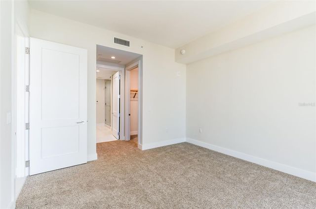 275 1ST AVENUE SOUTH 2208, St Petersburg, FL 33701