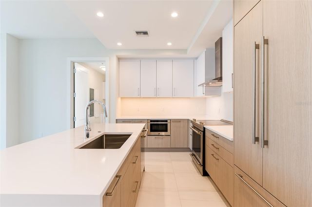 275 1ST AVENUE SOUTH 2208, St Petersburg, FL 33701