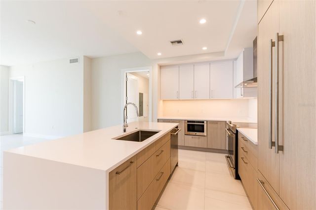 275 1ST AVENUE SOUTH 2208, St Petersburg, FL 33701