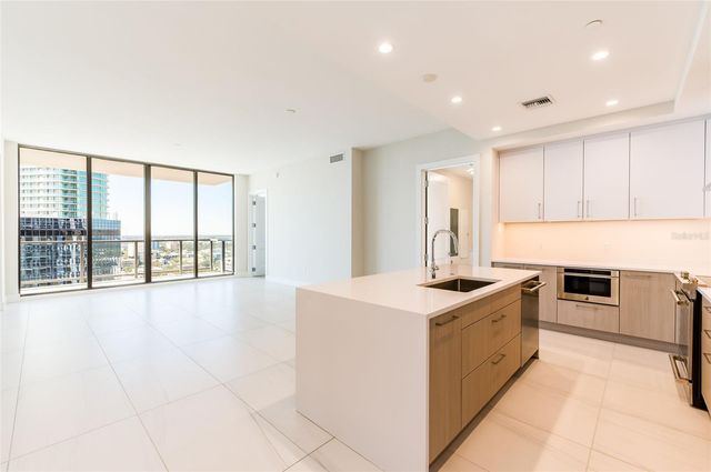 275 1ST AVENUE SOUTH 2208, St Petersburg, FL 33701