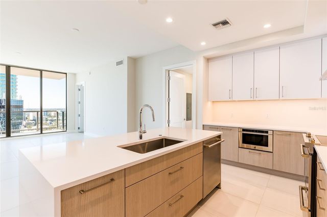 275 1ST AVENUE SOUTH 2208, St Petersburg, FL 33701