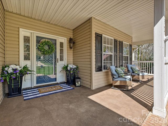 132 Gray Cliff Drive, Mooresville, NC 28117