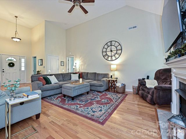 132 Gray Cliff Drive, Mooresville, NC 28117