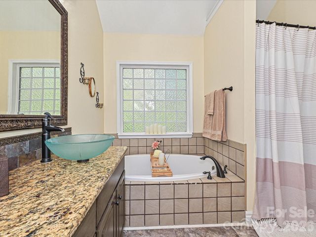 132 Gray Cliff Drive, Mooresville, NC 28117