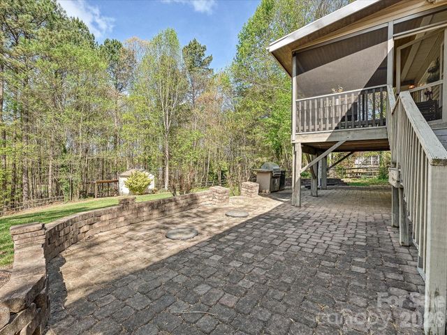 132 Gray Cliff Drive, Mooresville, NC 28117