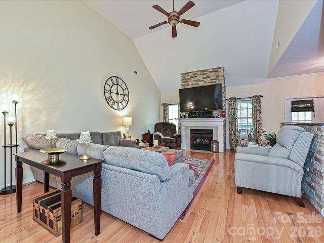 132 Gray Cliff Drive, Mooresville, NC 28117