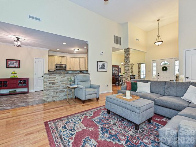 132 Gray Cliff Drive, Mooresville, NC 28117