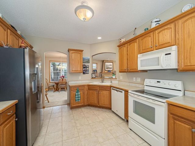 10562 Mississippi Circle N, Brooklyn Park, MN 55443