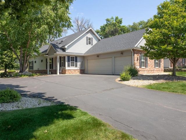 10562 Mississippi Circle N, Brooklyn Park, MN 55443
