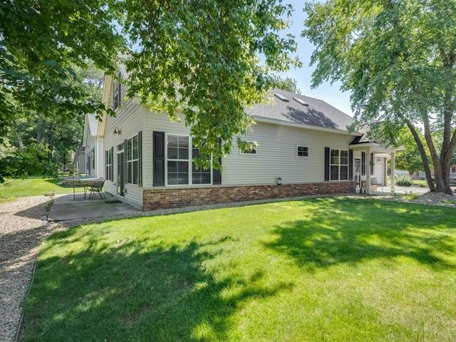 10562 Mississippi Circle N, Brooklyn Park, MN 55443