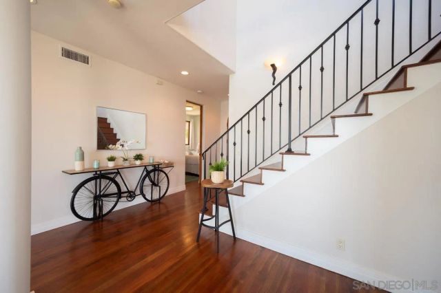 5556 Calumet Avenue, La Jolla, CA 92037