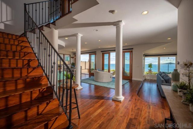 5556 Calumet Avenue, La Jolla, CA 92037