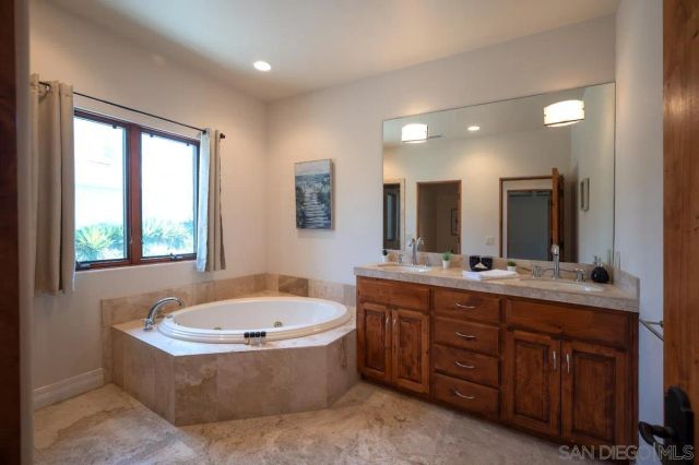 5556 Calumet Avenue, La Jolla, CA 92037
