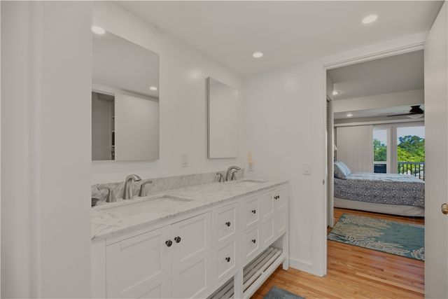 157 Harrison Avenue 14, Newport, RI 02840