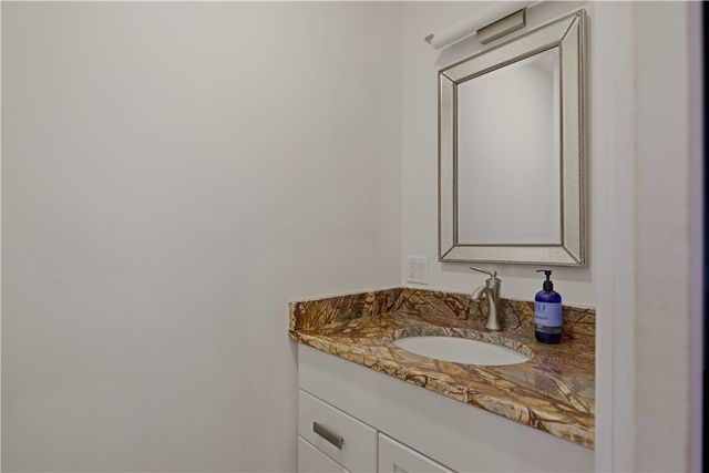 157 Harrison Avenue 14, Newport, RI 02840