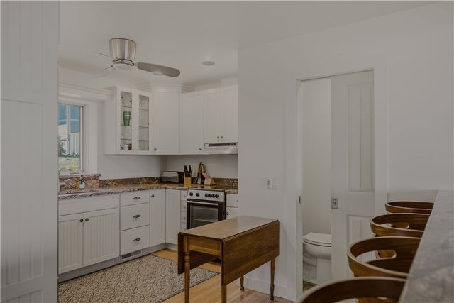 157 Harrison Avenue 14, Newport, RI 02840