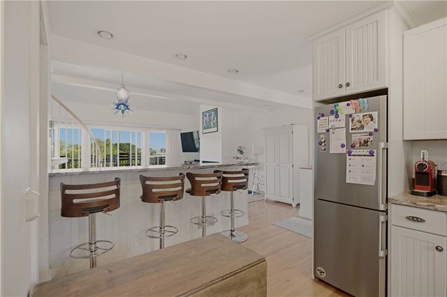 157 Harrison Avenue 14, Newport, RI 02840
