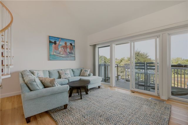 157 Harrison Avenue 14, Newport, RI 02840