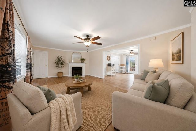 425 Crestwood Arch, Lexington, SC 29073