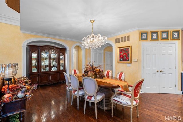 55 Fair Oaks Drive, Ladue, MO 63124