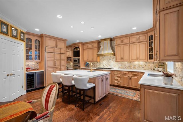 55 Fair Oaks Drive, Ladue, MO 63124